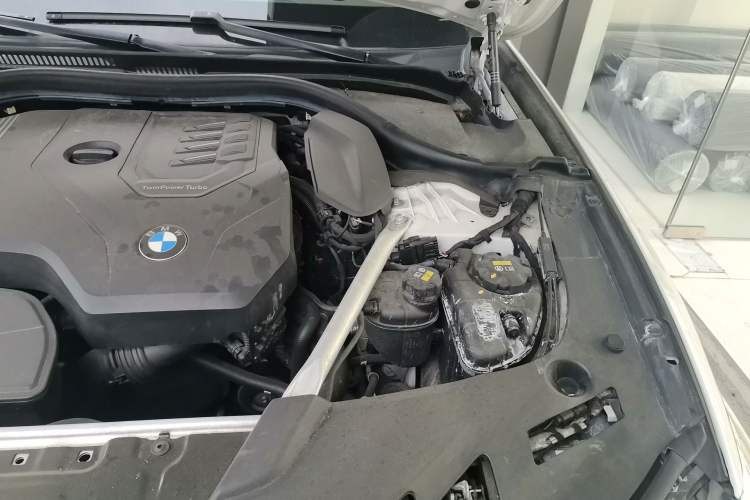 Used BMW 5 Series 2022 Restyled 530Li Leading Edition M Sport Package Engine Bay Left