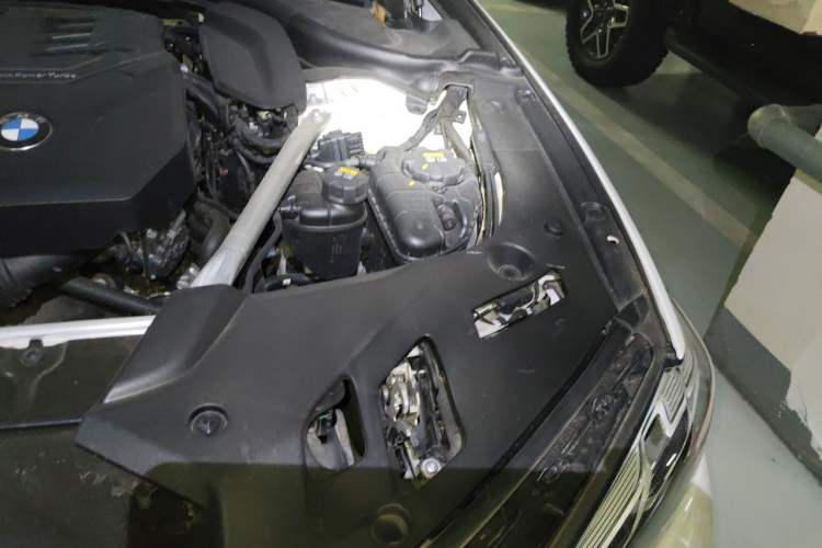 Used BMW 5 Series 2022 Second Facelift 530Li Luxury Version M Sport Package Engine Bay Left