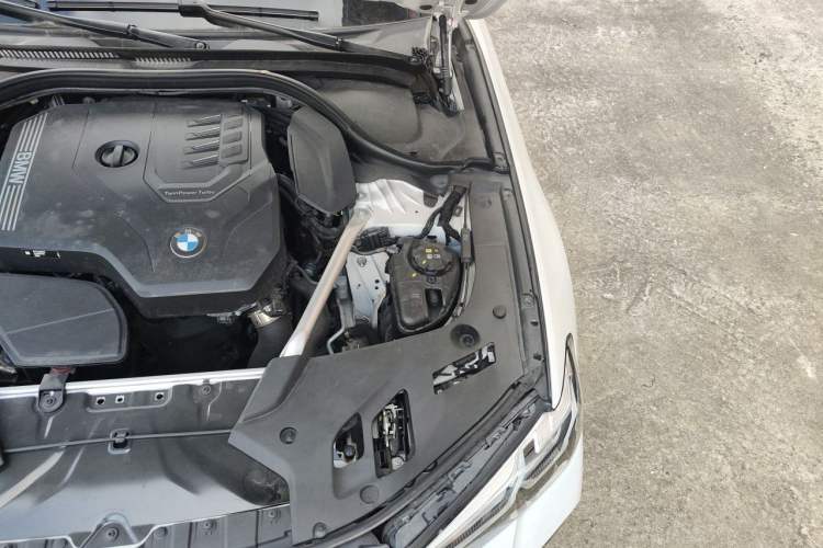 Used BMW 5 Series 2022 Restyled 525Li M Sport Package Engine Bay Left
