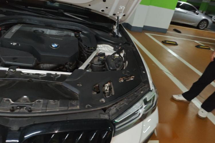 Used BMW 5 Series 2022 Second Facelift 530Li Luxury Version M Sport Package Engine Bay Left