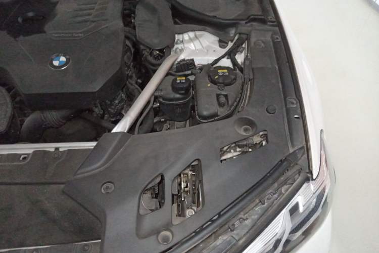 Used BMW 5 Series 2022 530Li Leading Model M Sport Package Engine Bay Left