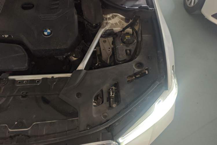 Used BMW 5 Series 2022 Restyled 525Li M Sport Package Engine Bay Left