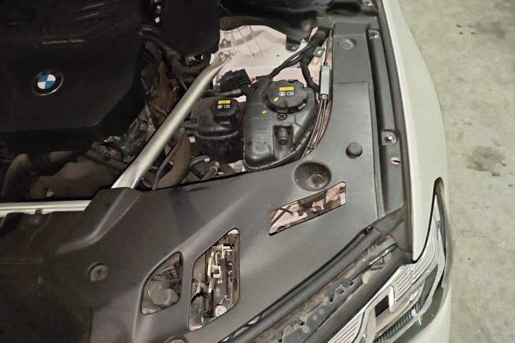 Used BMW 5 Series 2022 Restyled 530Li Leading Edition M Sport Package Engine Bay Left