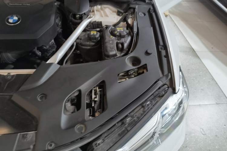 Used BMW 5 Series 2022 Restyled 530Li Leading Edition M Sport Package Engine Bay Left