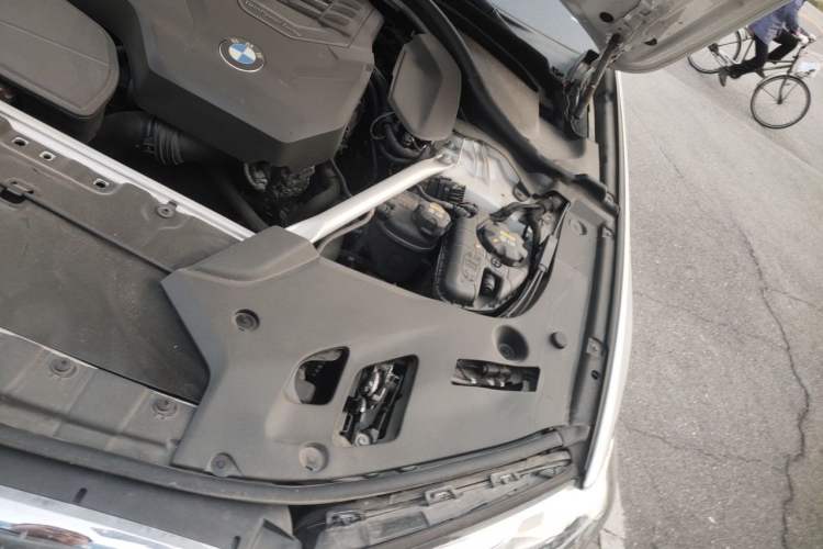 Used BMW 5 Series 2022 Second Facelift 530Li Luxury Version M Sport Package Engine Bay Left