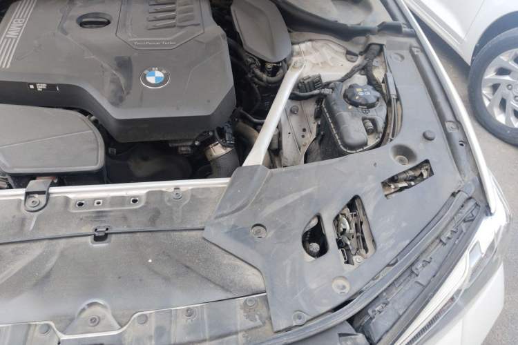 Used BMW 5 Series 2022 Second Facelift 525Li M Sport Package Engine Bay Left