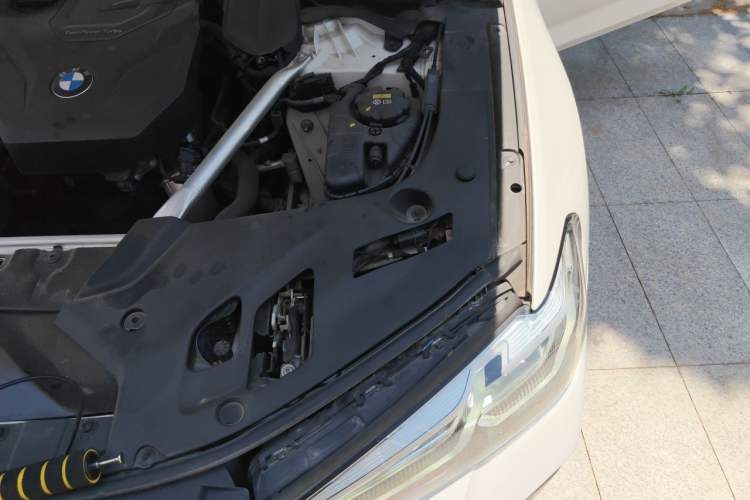 Used BMW 5 Series 2022 Restyled 525Li M Sport Package Engine Bay Left