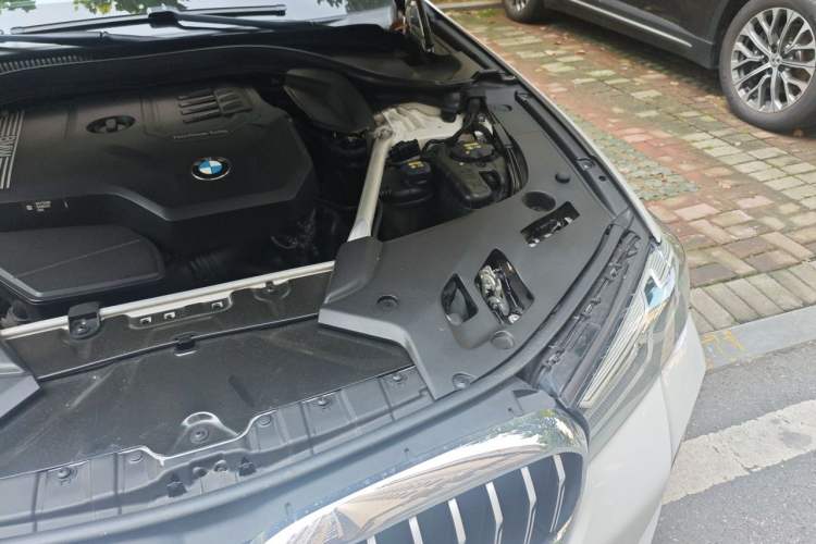 Used BMW 5 Series 2022 Restyled 530Li Leading Edition M Sport Package Engine Bay Left