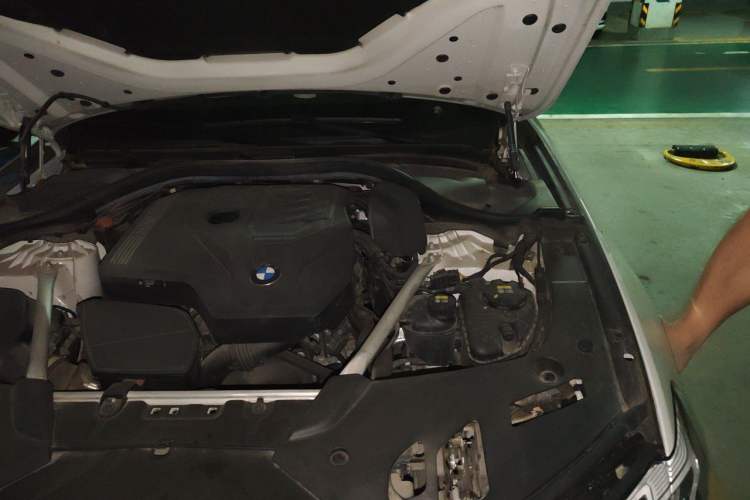Used BMW 5 Series 2022 Restyled 530Li Leading Edition M Sport Package Engine Bay Left