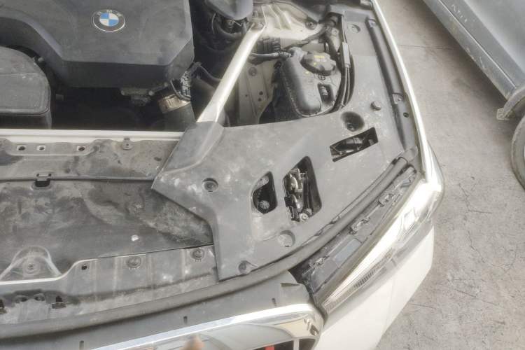 Used BMW 5 Series 2022 Restyled 525Li M Sport Package Engine Bay Left