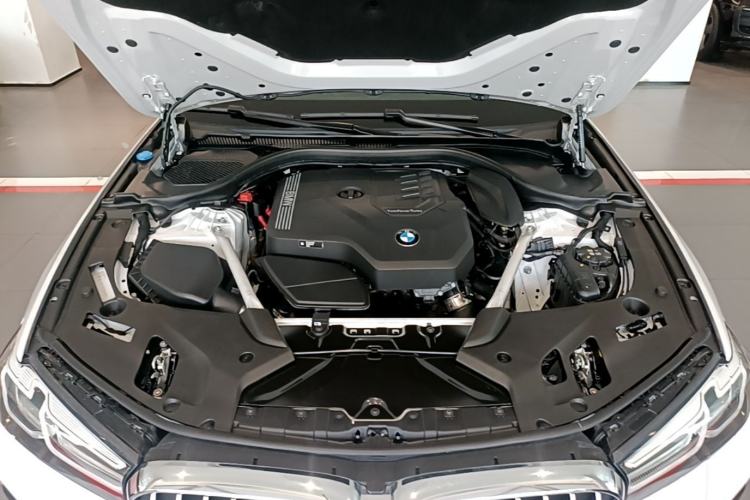 Used BMW 5 Series 2022 Second Facelift 525Li M Sport Package Engine Bay