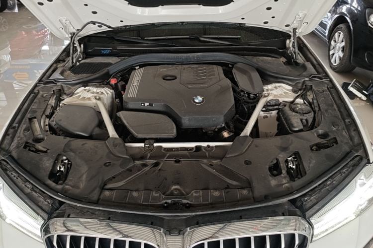 Used BMW 5 Series 2022 Second Facelift 525Li M Sport Package Engine Bay