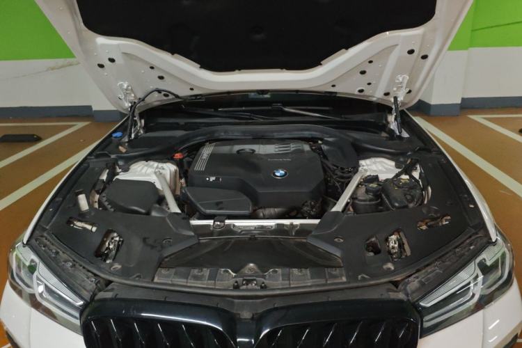 Used BMW 5 Series 2022 Second Facelift 530Li Luxury Version M Sport Package Engine Bay