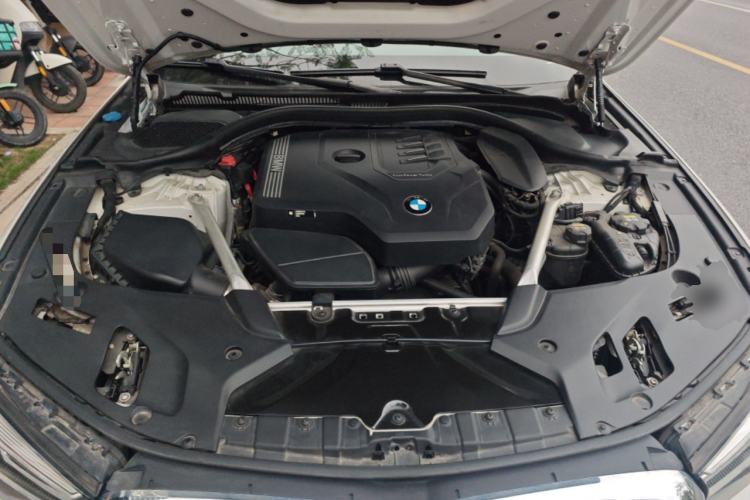 Used BMW 5 Series 2022 Second Facelift 530Li Luxury Version M Sport Package Engine Bay