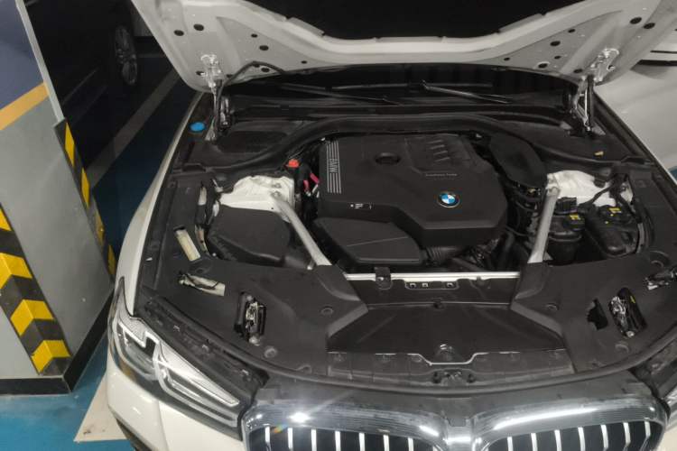 Used BMW 5 Series 2022 Second Facelift 530Li Luxury Version M Sport Package Engine Bay Right