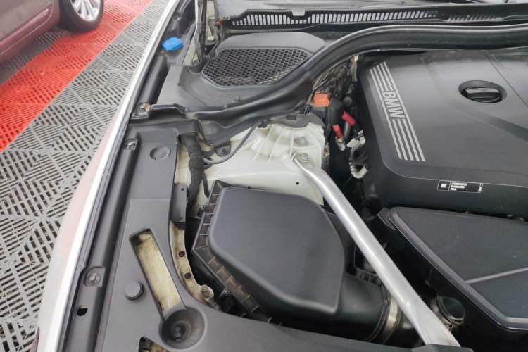 Used BMW 5 Series 2022 Restyled 530Li Leading Edition M Sport Package Engine Bay Right