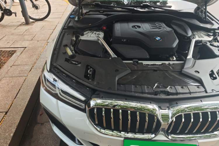 Used BMW 5 Series 2022 Second Facelift 525Li M Sport Package Engine Bay Right