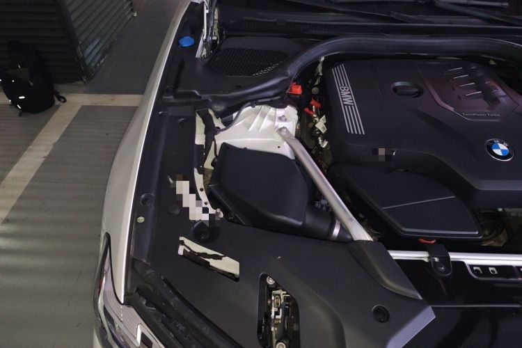 Used BMW 5 Series 2022 525Li M Sport Package Engine Bay Right