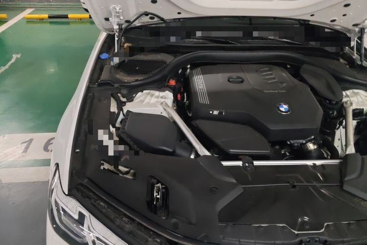 Used BMW 5 Series 2022 Restyled 525i M Sport Package Engine Bay Right