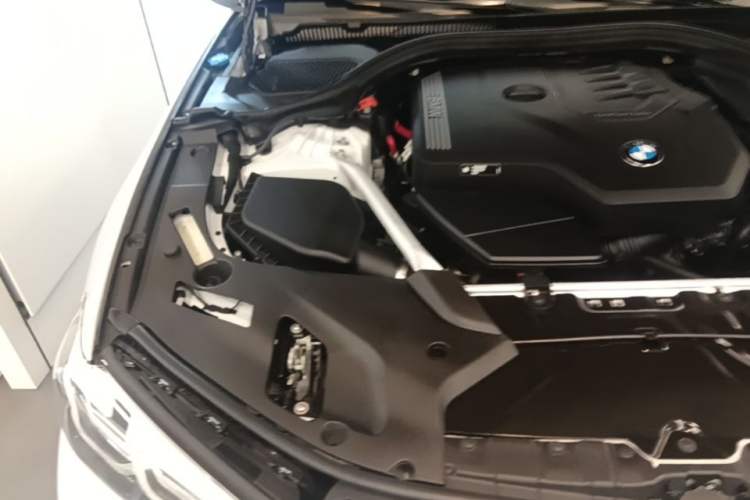 Used BMW 5 Series 2022 Second Facelift 530Li Leading Edition M Sport Package Engine Bay Right