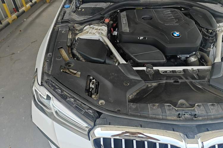 Used BMW 5 Series 2022 Restyled 525Li M Sport Package Engine Bay Right