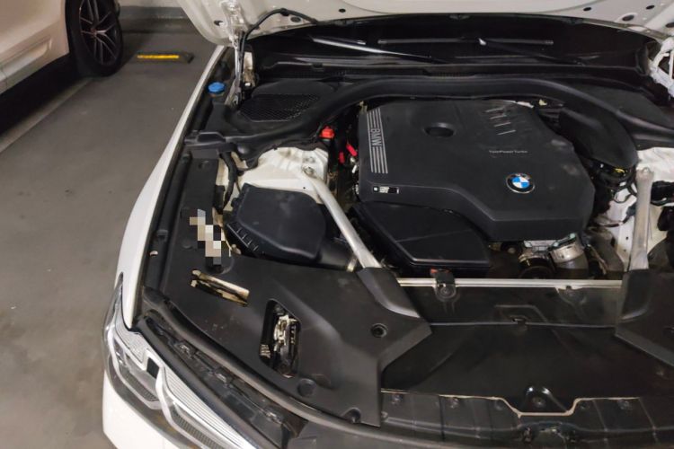 Used BMW 5 Series 2022 Second Facelift 525i M Sport Package Engine Bay Right