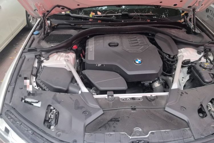 Used BMW 5 Series 2022 525Li M Sport Package Engine Bay Right