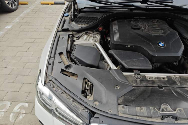 Used BMW 5 Series 2022 Second Facelift 530Li Luxury Version M Sport Package Engine Bay Right