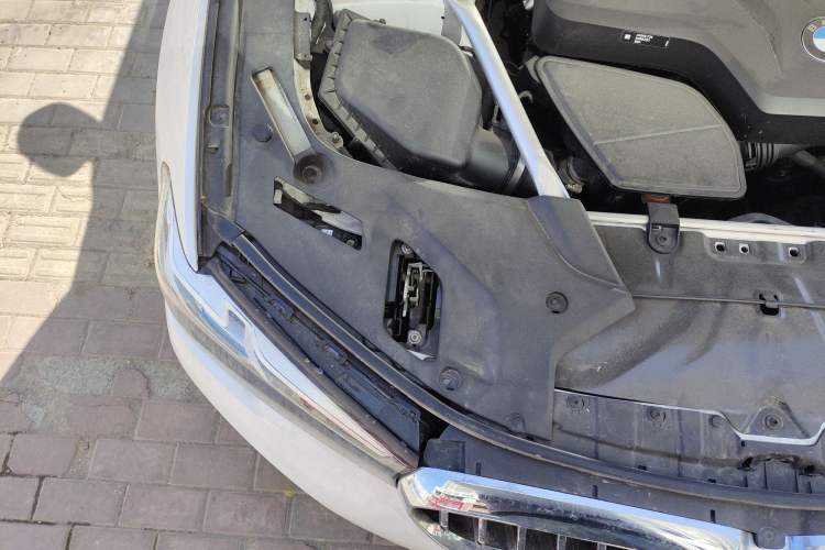 Used BMW 5 Series 2022 Second Facelift 530Li xDrive Luxury Package Engine Bay Right