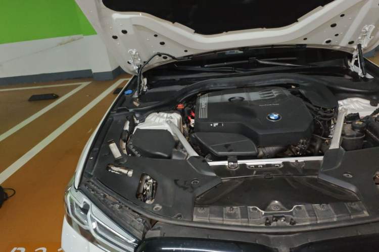 Used BMW 5 Series 2022 Second Facelift 530Li Luxury Version M Sport Package Engine Bay Right