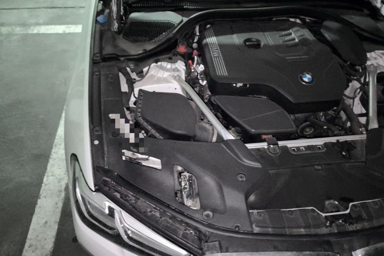 Used BMW 5 Series 2022 Second Facelift 530Li xDrive Luxury Package Engine Bay Right