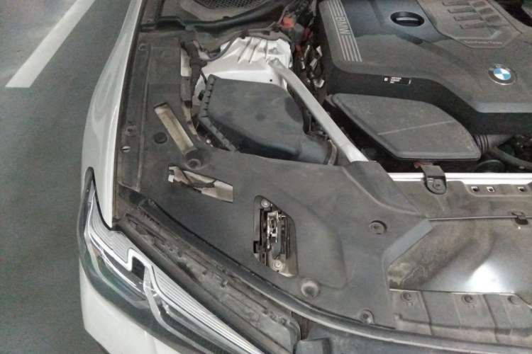 Used BMW 5 Series 2022 530Li Leading Model M Sport Package Engine Bay Right