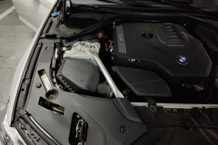 Used BMW 5 Series 2022 Restyled 525Li M Sport Package Engine Bay Right
