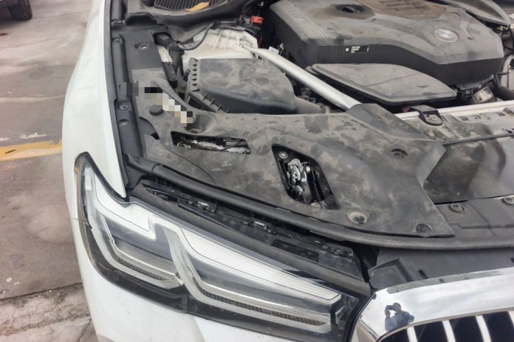 Used BMW 5 Series 2022 Second Facelift 525Li M Sport Package Engine Bay Right