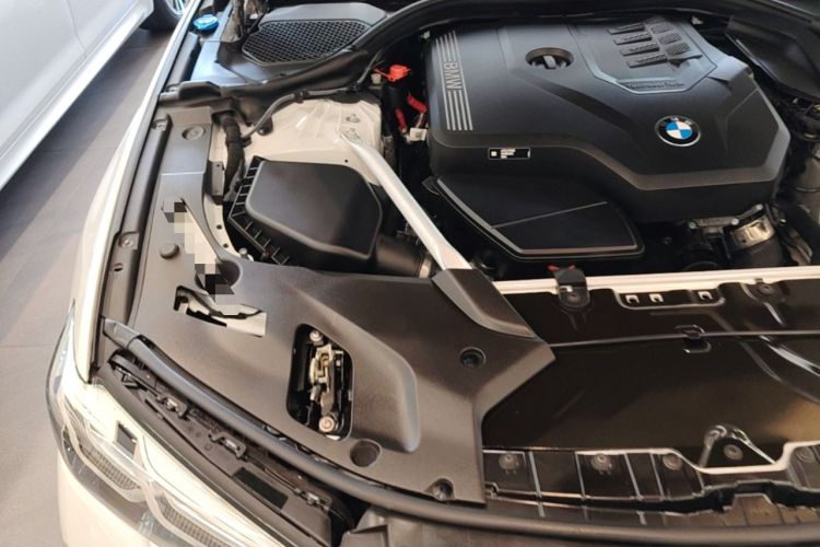 Used BMW 5 Series 2022 Second Facelift 525Li M Sport Package Engine Bay Right
