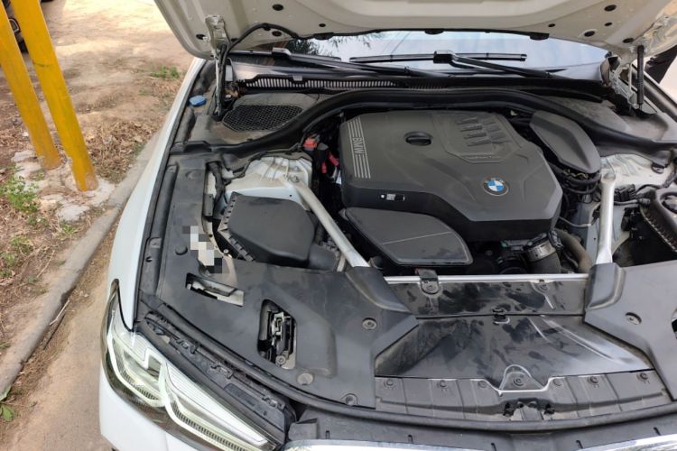 Used BMW 5 Series 2022 Restyled 525i M Sport Package Engine Bay Right