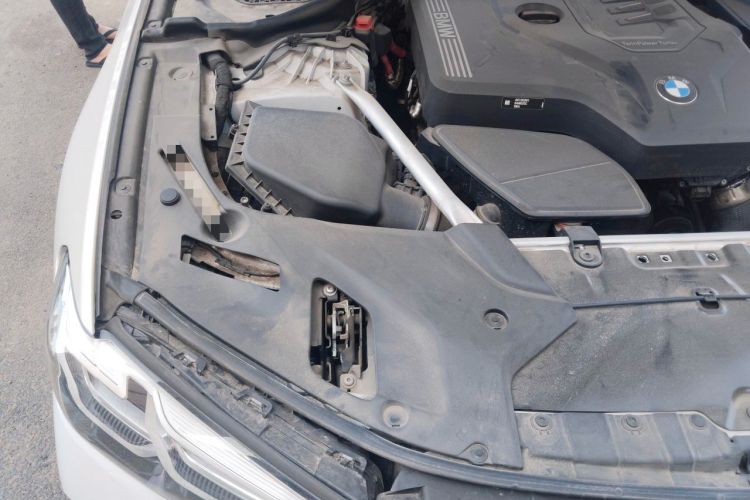 Used BMW 5 Series 2022 Second Facelift 525Li M Sport Package Engine Bay Right