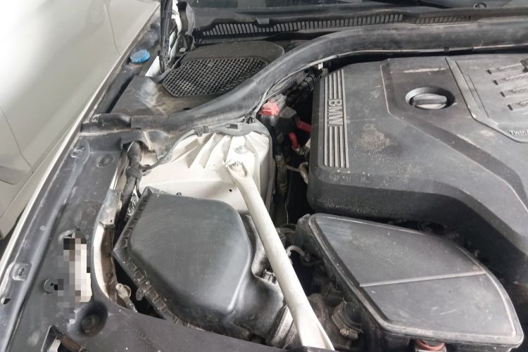Used BMW 5 Series 2022 Second Facelift 525Li Luxury Package Engine Bay Right