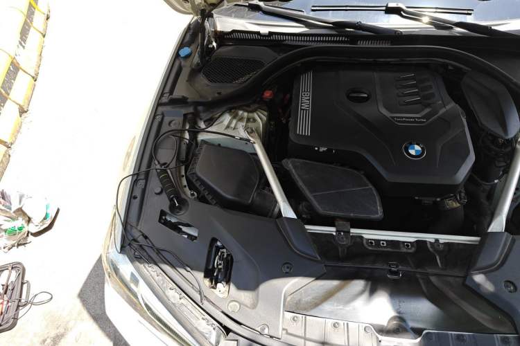 Used BMW 5 Series 2022 Restyled 525Li M Sport Package Engine Bay Right