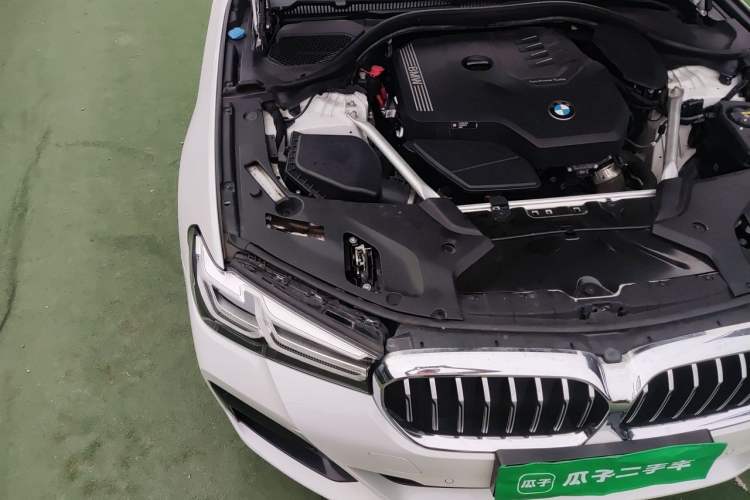 Used BMW 5 Series 2022 525Li M Sport Package Engine Bay Right