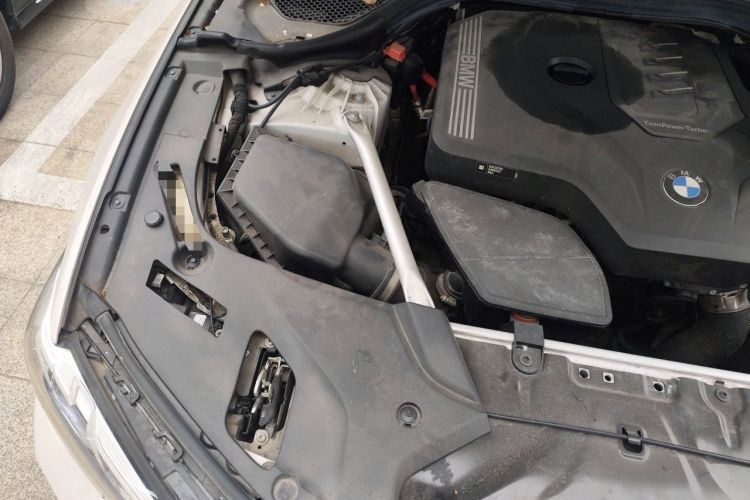 Used BMW 5 Series 2022 525Li M Sport Package Engine Bay Right