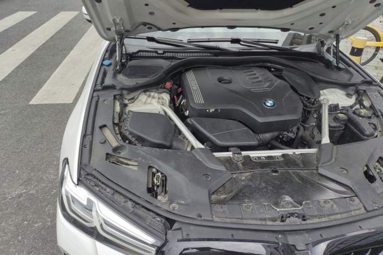 Used BMW 5 Series 2022 Second Facelift 530Li Luxury Version M Sport Package Engine Bay Right