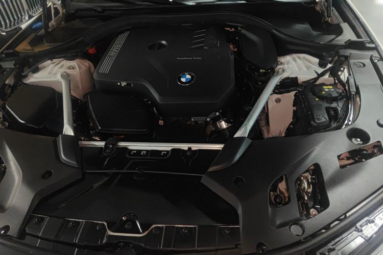 Used BMW 5 Series 2022 Second Facelift 525Li Luxury Package Engine Bay