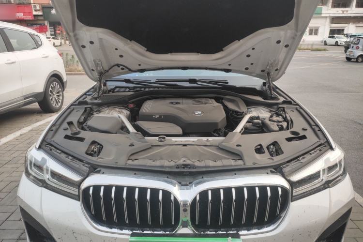 Used BMW 5 Series 2022 Second Facelift 530Li Luxury Version M Sport Package Engine Bay