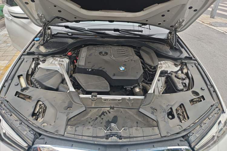 Used BMW 5 Series 2022 Second Facelift 525Li M Sport Package Engine Bay