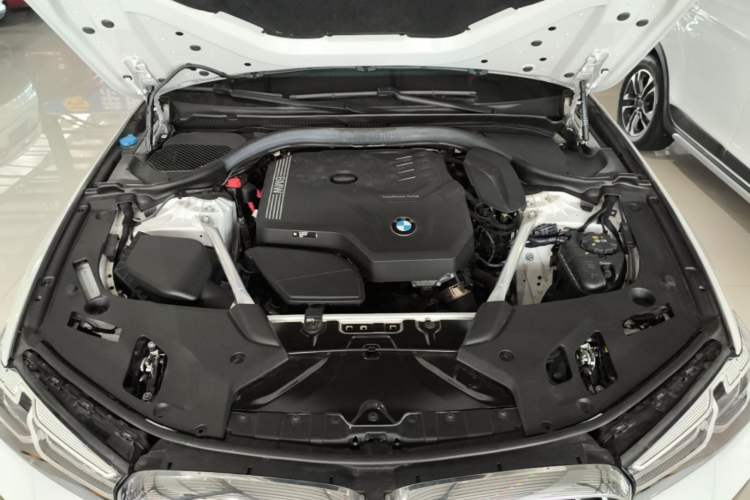 Used BMW 5 Series 2022 Second Facelift 525Li M Sport Package Engine Bay