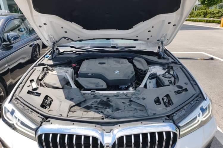 Used BMW 5 Series 2022 Second Facelift 525Li M Sport Package Engine Bay