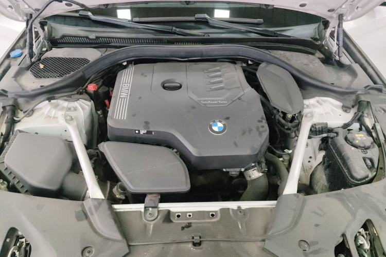 Used BMW 5 Series 2022 Second Facelift 525Li M Sport Package Engine Bay