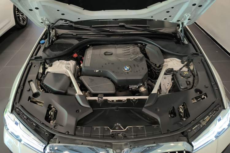 Used BMW 5 Series 2022 Restyled 525Li M Sport Package Engine Bay