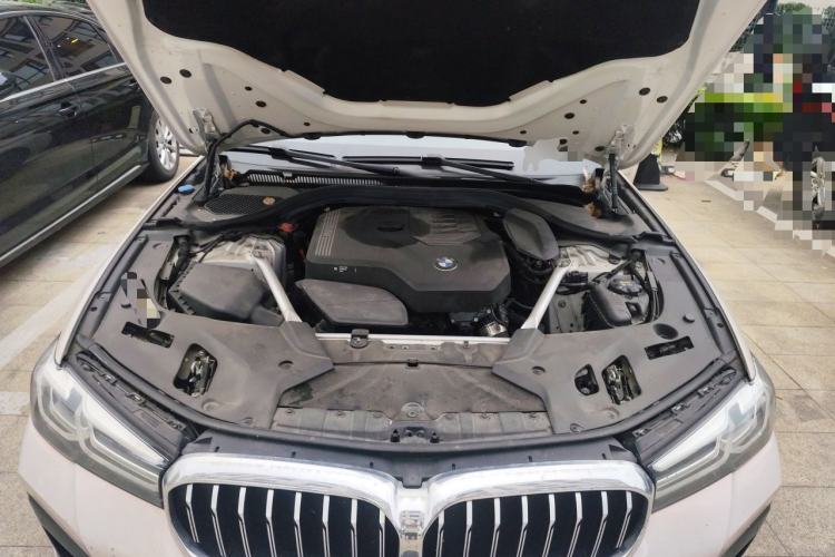 Used BMW 5 Series 2022 525Li M Sport Package Engine Bay